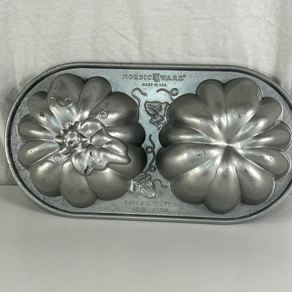 Nordic Ware Baby 3-D Pumpkin Fall Cake Pan Made in USA 5 Cup 1.2 L